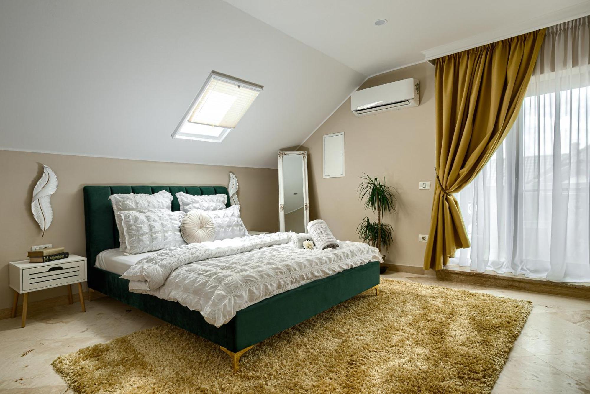 Sika Palladium Garden & Spa Central Apartment Arad Bagian luar foto