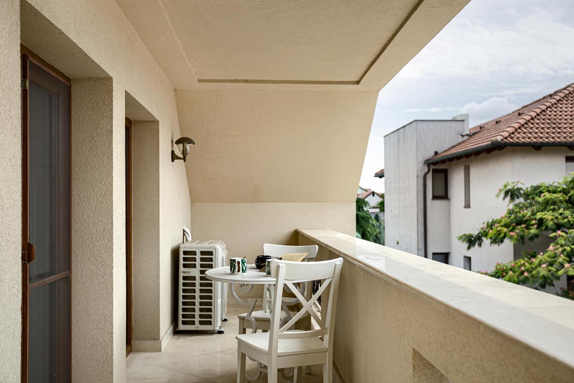 Sika Palladium Garden & Spa Central Apartment Arad Bagian luar foto