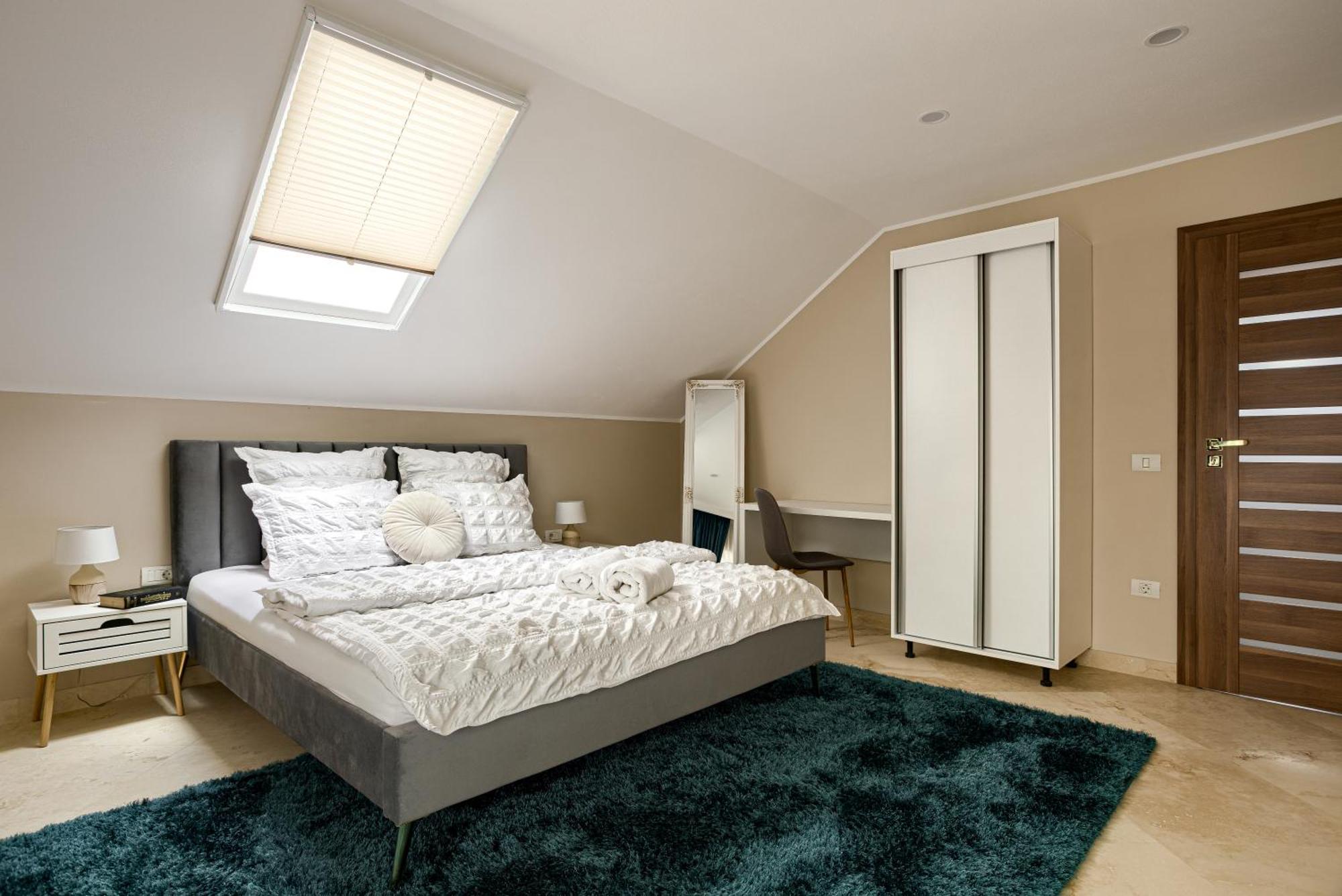 Sika Palladium Garden & Spa Central Apartment Arad Bagian luar foto