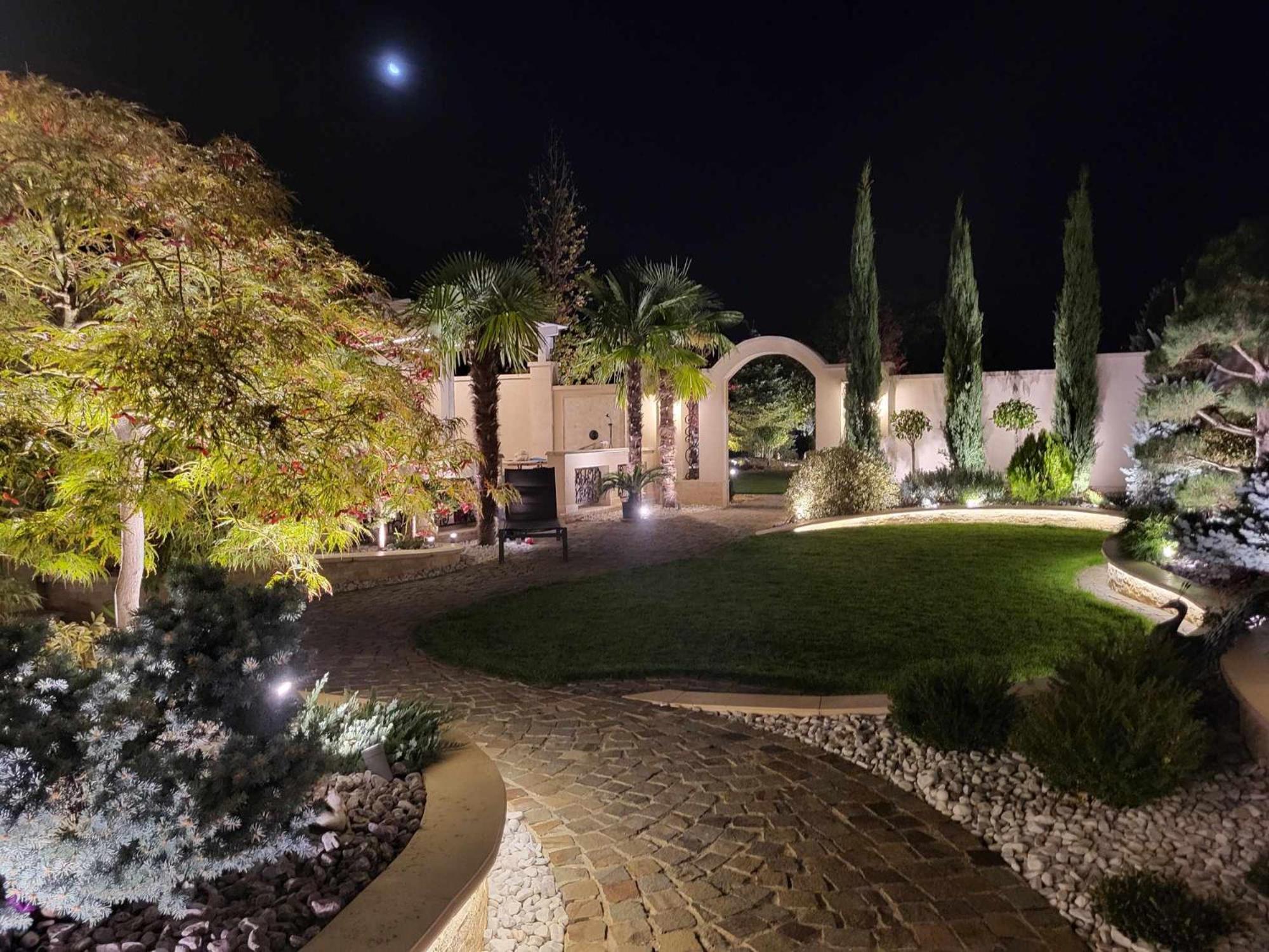 Sika Palladium Garden & Spa Central Apartment Arad Bagian luar foto